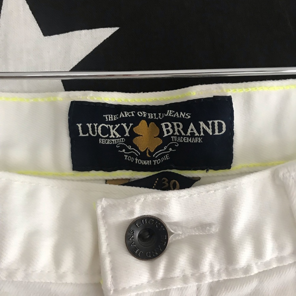 Lucky Brand White “Riley Short” - Picture 2 of 5